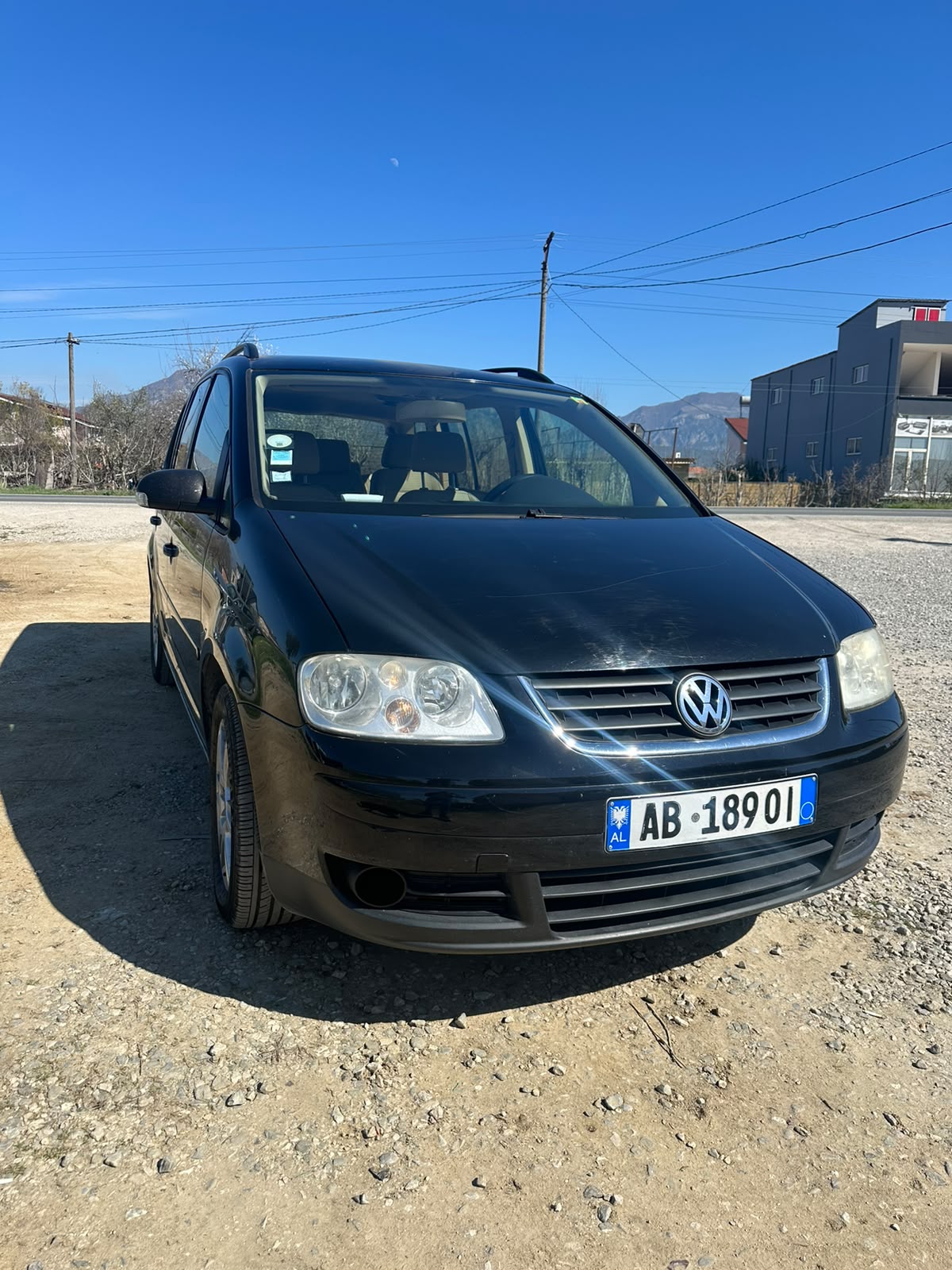 Volkswagen Touran 2008 Kiralık Ara&ccedil; Arnavutluk